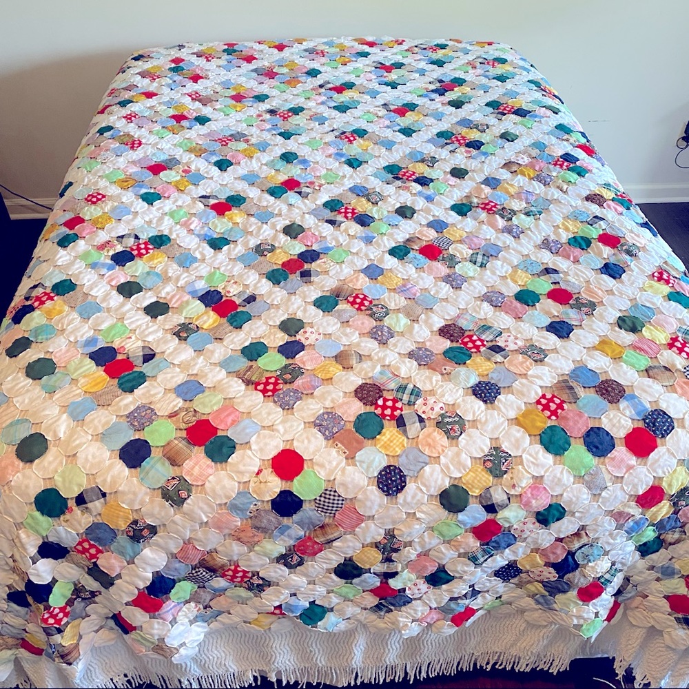 ‼️SOLD‼️Vintage One of a Kind Handmade Yo-Yo Coverlet - Picture 10 of 11